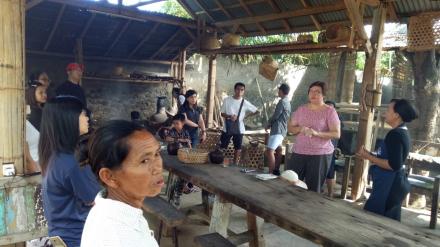 Pelatihan Pembuatan Gula Aren Bali di Rumah Intaran